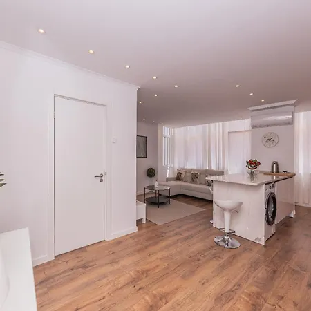 T2 Furnished In Central Lisbon, Portugal Appartamento *